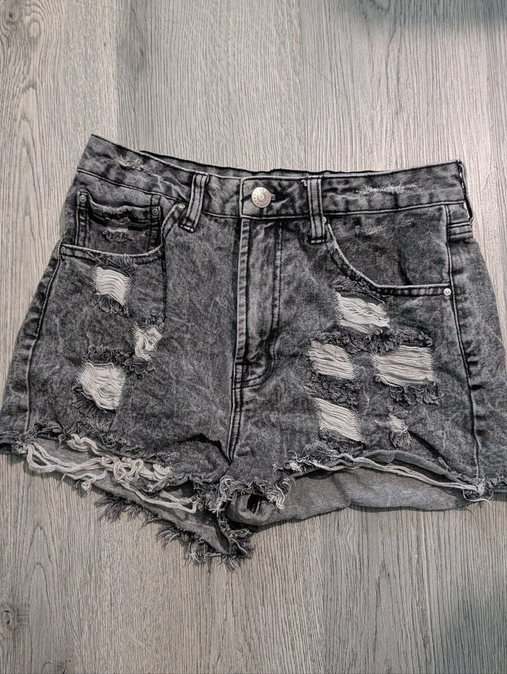Refuge Chelsea Black Acid Wash Distressed Denim Shorts Size 5 / 4